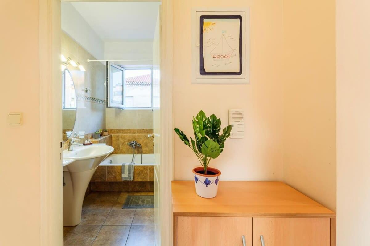 Spacious Urban Haven-Family Home, Perfect Location กาลามาตา ภายนอก รูปภาพ