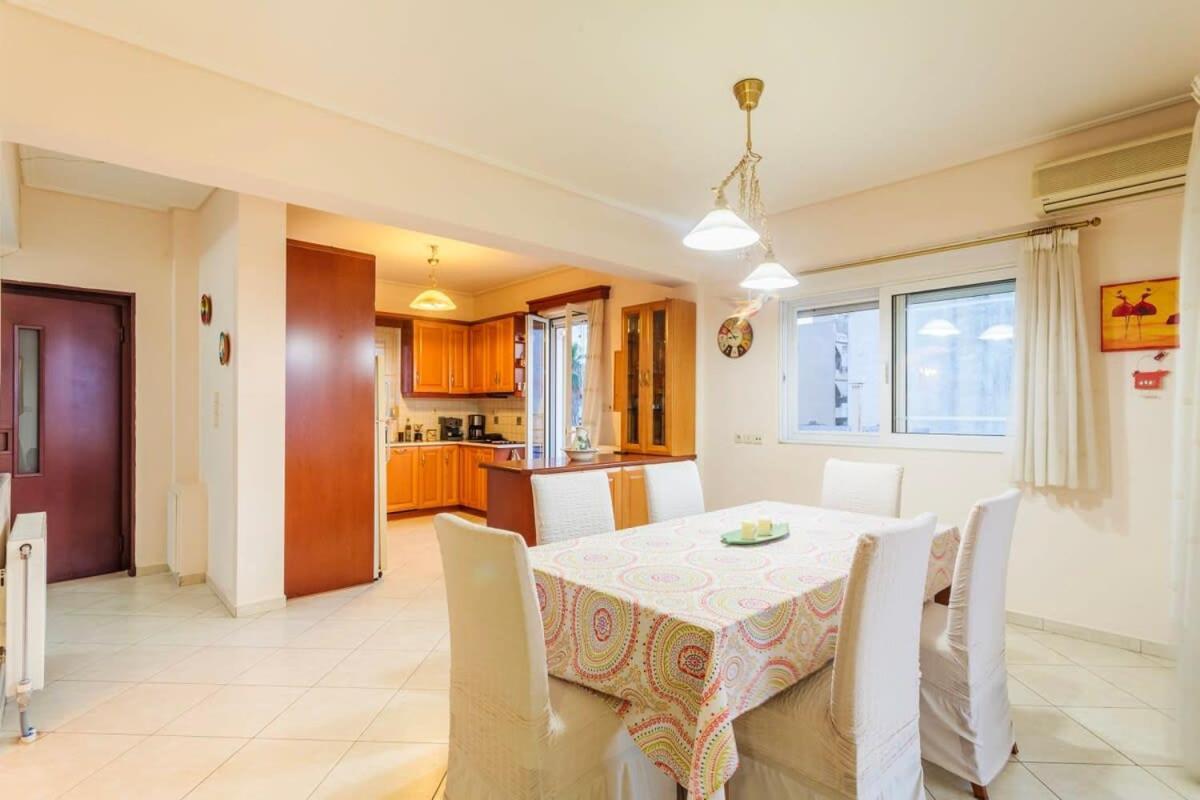 Spacious Urban Haven-Family Home, Perfect Location กาลามาตา ภายนอก รูปภาพ