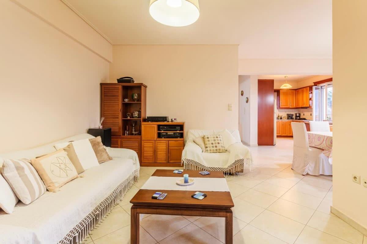 Spacious Urban Haven-Family Home, Perfect Location กาลามาตา ภายนอก รูปภาพ