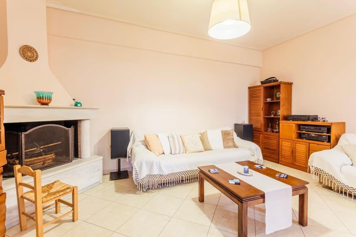 Spacious Urban Haven-Family Home, Perfect Location กาลามาตา ภายนอก รูปภาพ