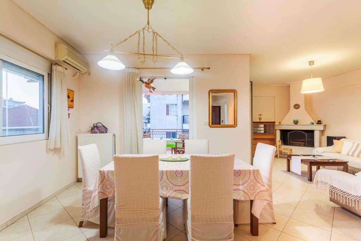 Spacious Urban Haven-Family Home, Perfect Location กาลามาตา ภายนอก รูปภาพ